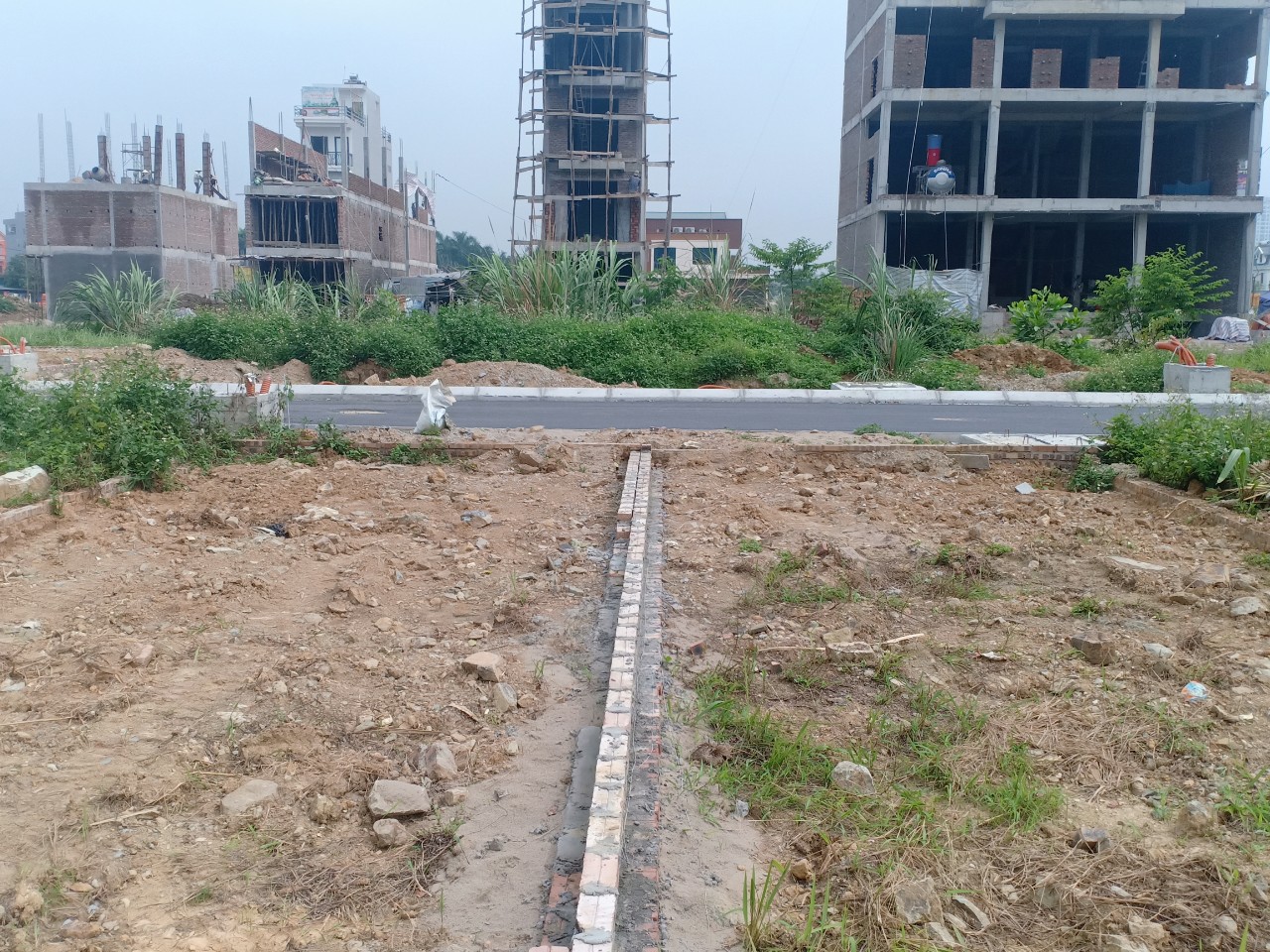 Đất dịch vụ là gì: hai nghĩa khác hẳn nhau và cách thẩm định từng loại