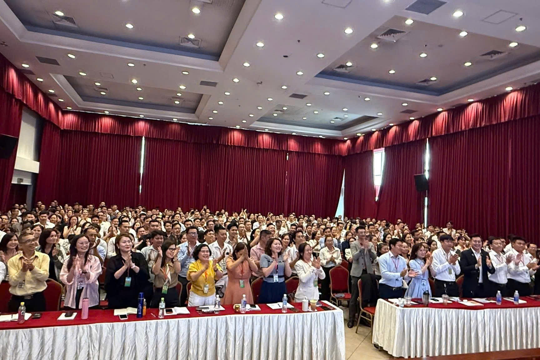 Sổ Đỏ Tân Phú Tuyển Dụng Môi Giới Nhà Phố HCM 2026