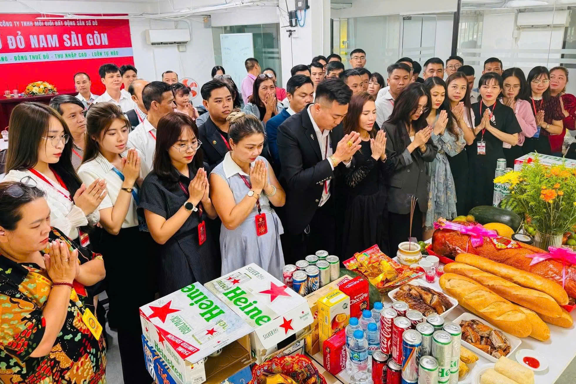 SỔ ĐỎ NAM SÀI GÒN KHAI TRƯƠNG HỒNG PHÁT, TUYỂN DỤNG 200 MÔI GIỚI NHÀ PHỐ